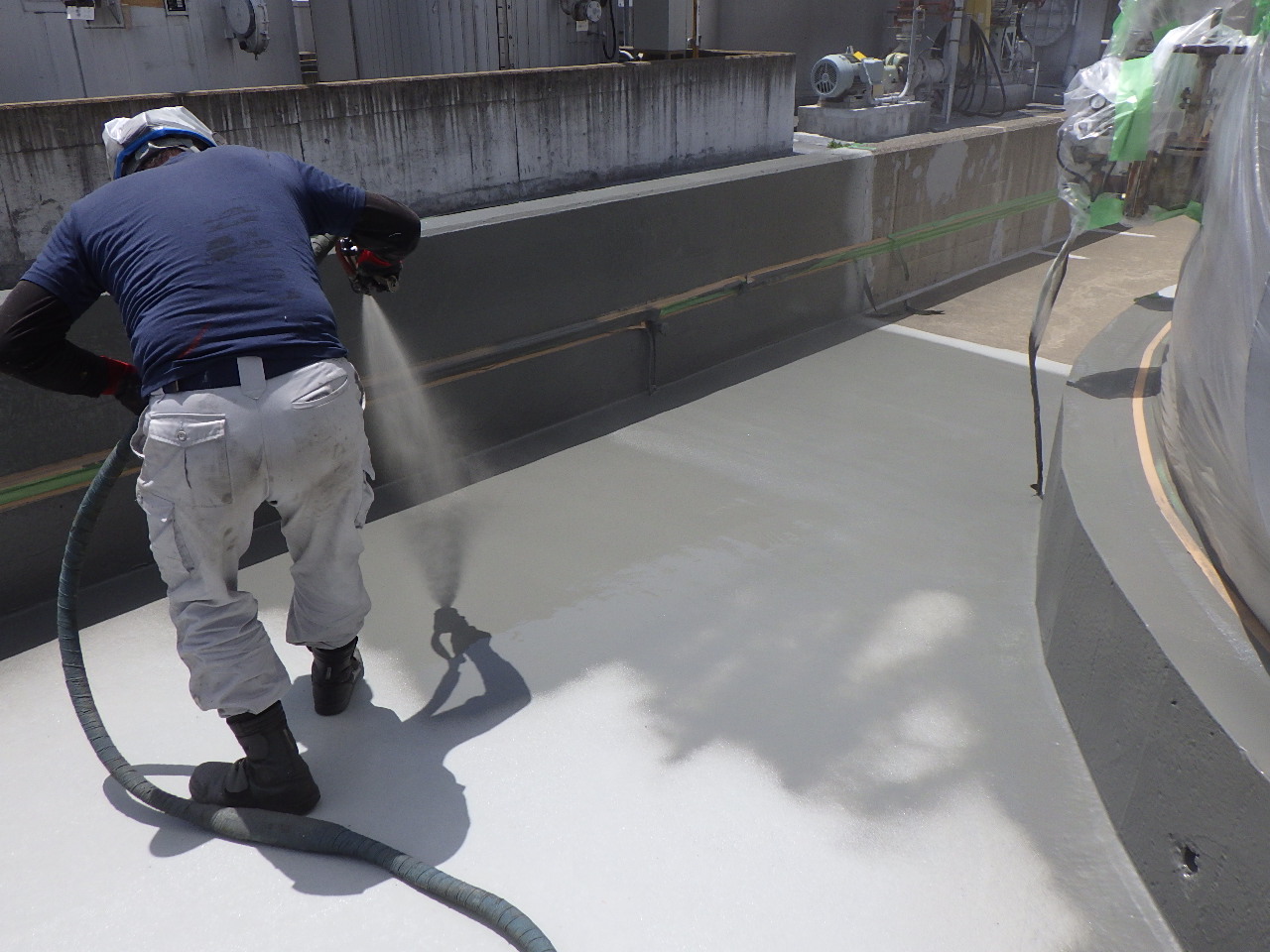 ポリウレア施工実績 製紙会社　重油タンク防液堤内面ライニング（耐薬品・防水）NUKOTEポリウレアST