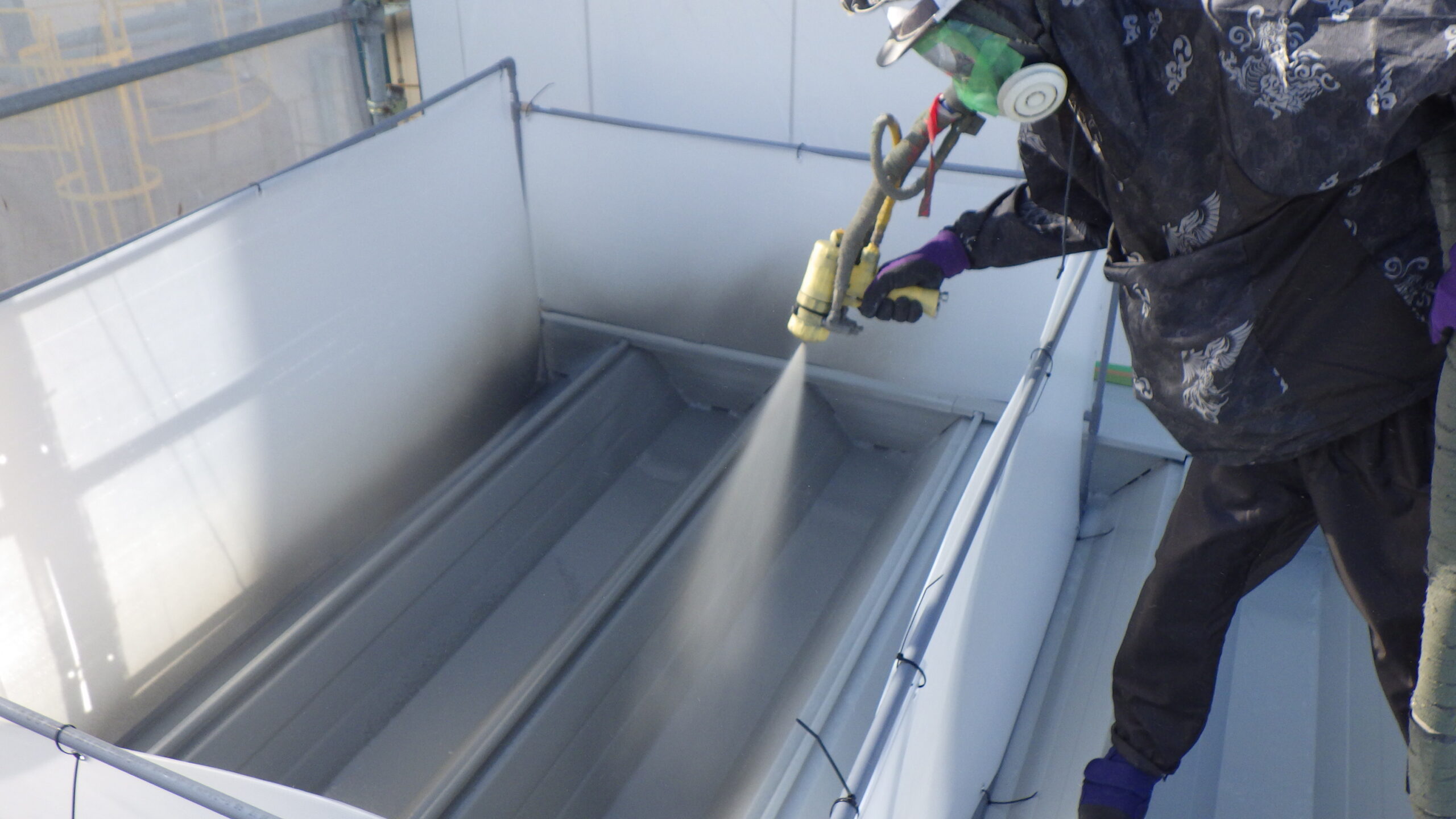 ポリウレア施工実績 薬品工場　折半屋根ライニング（防食・防水）NUKOTEポリウレアST